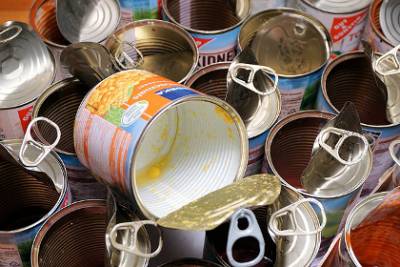Canned food containing preservatives is a misunderstanding?