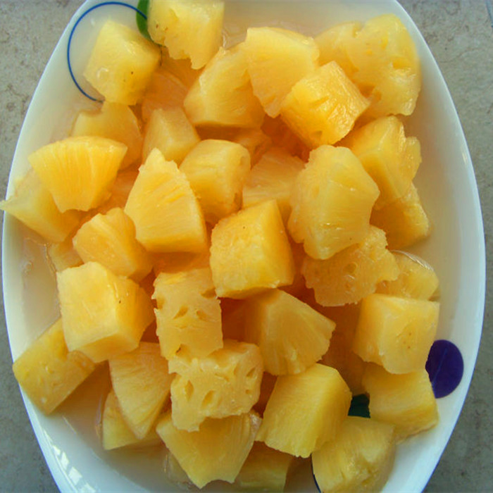 canned pineapple chunks