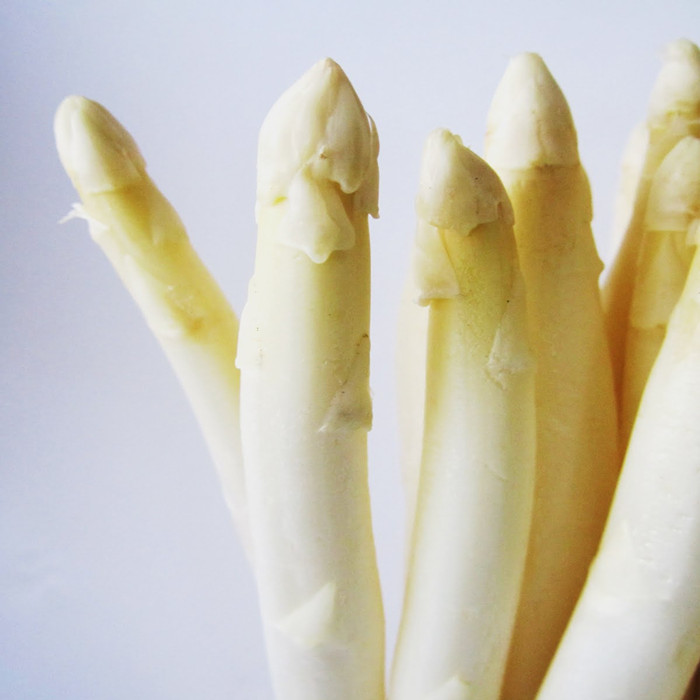 white asparagus in bottle